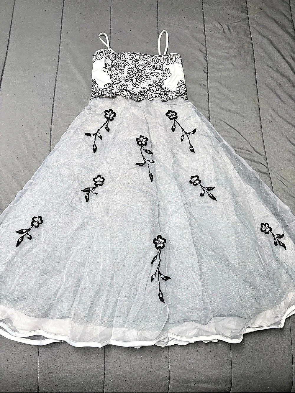 David's Bridal H752 Floral Formal Dress Grey Size 6 Like New